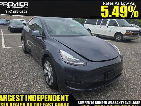 TESLA MODEL Y 2022 7SAYGDEE8NF322035 image